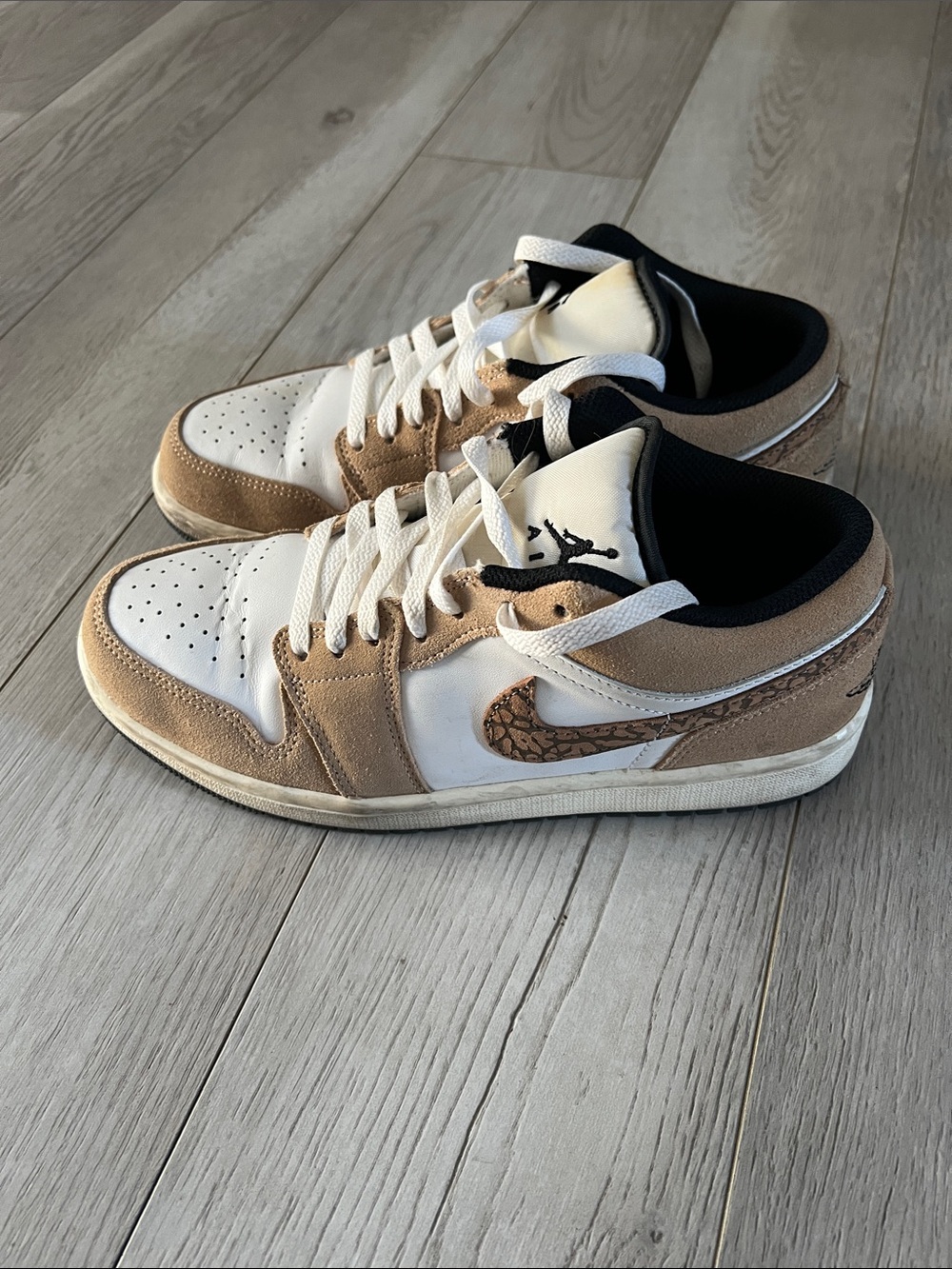 Air Jordan Low Top Sneakers in White and brown! Super cute and stylish! Unisex!